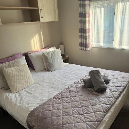 2 Bedroom Lakeview Lodge - Ensuite & Balcony Deck كارنفورث المظهر الخارجي الصورة
