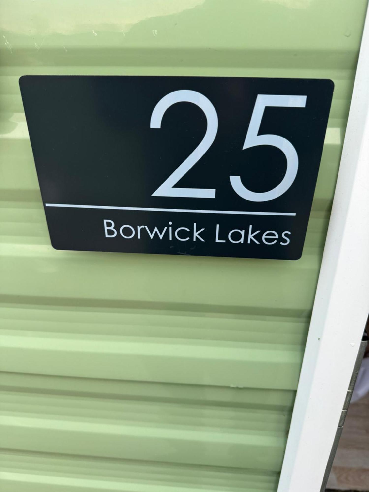 2 Bedroom Lakeview Lodge - Ensuite & Balcony Deck كارنفورث المظهر الخارجي الصورة
