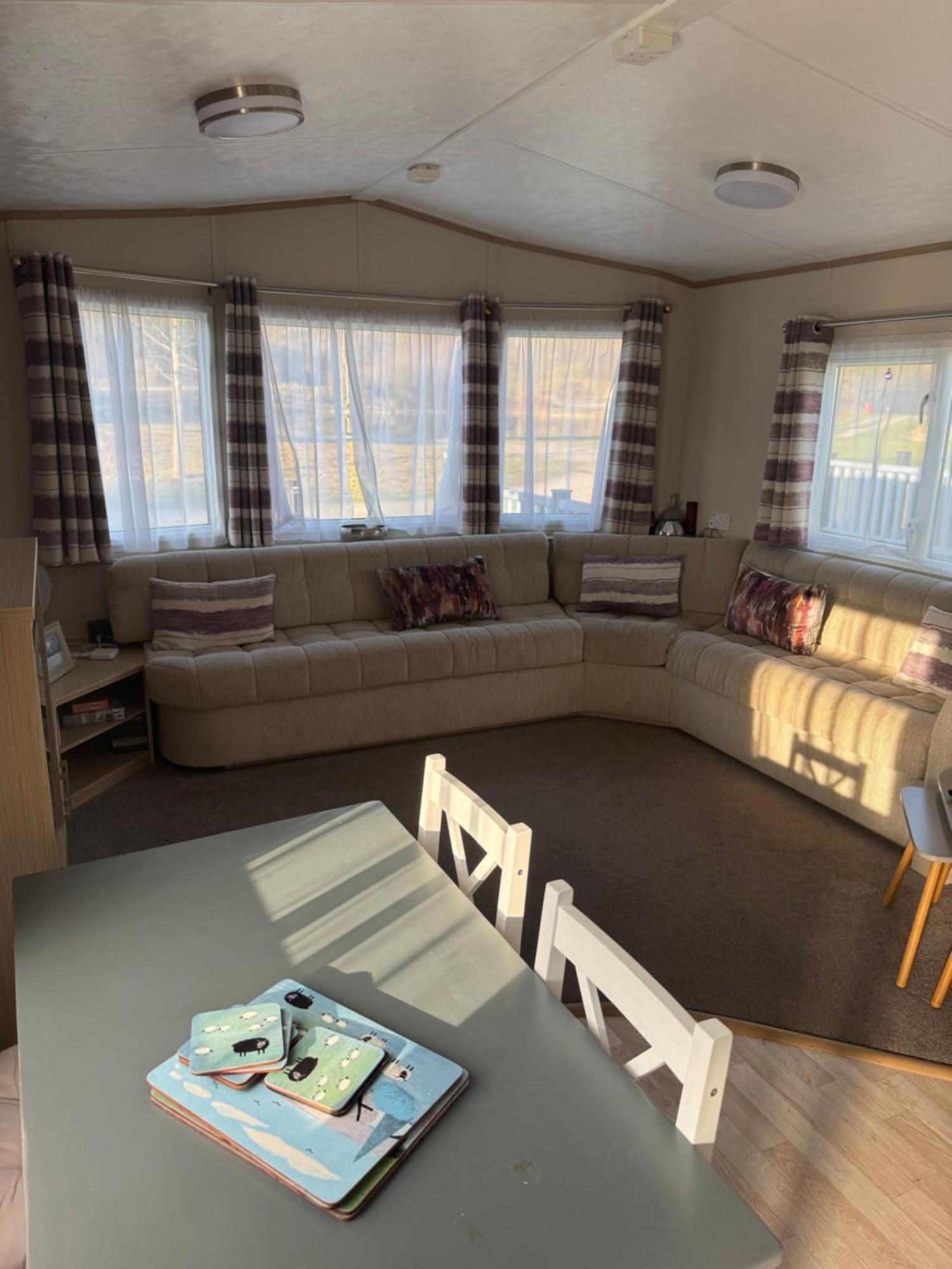 2 Bedroom Lakeview Lodge - Ensuite & Balcony Deck كارنفورث المظهر الخارجي الصورة